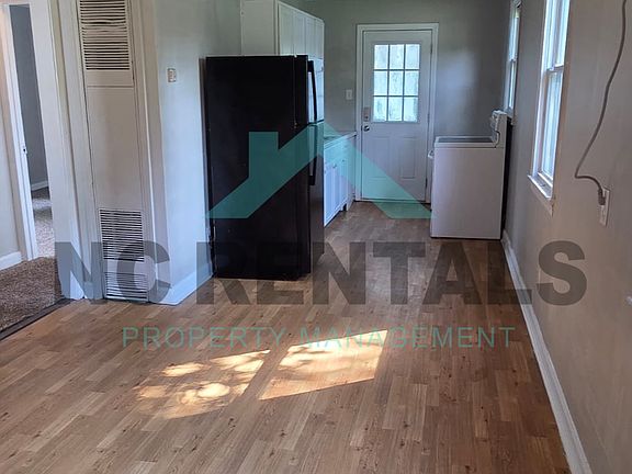 4th image of 1228 E Lindsay St