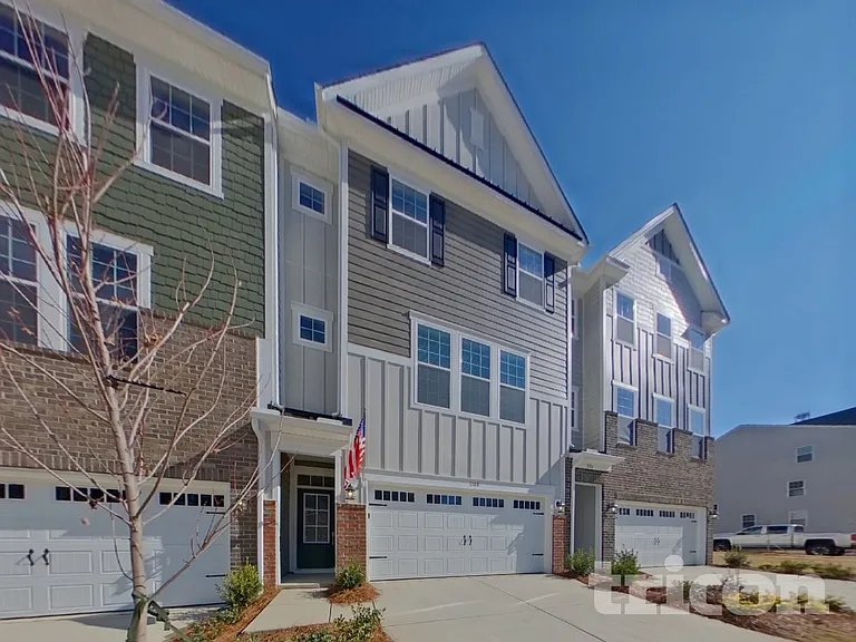 1108 Bandon Dr — Photo 2