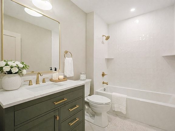 3rd image of 68 Rowe St #2