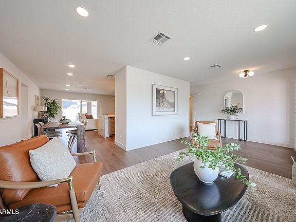 5th image of 3736 W GRANDVIEW Road