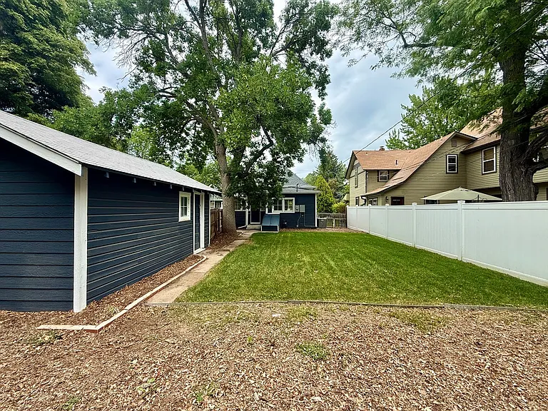 460 W 4th St — Photo 21