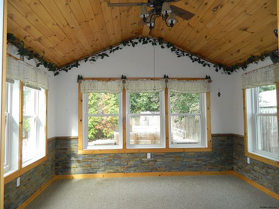 3rd image of 8 Pinehurst Ave