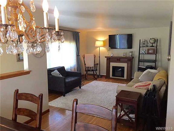 3rd image of 185 Crandon Blvd