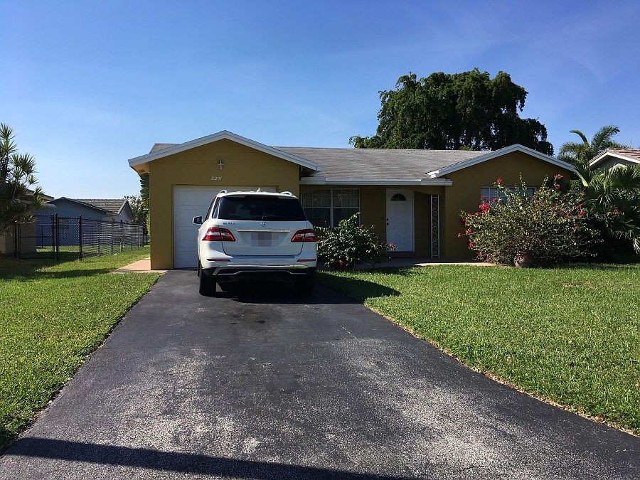1st image of 8201 NW 103rd Ave