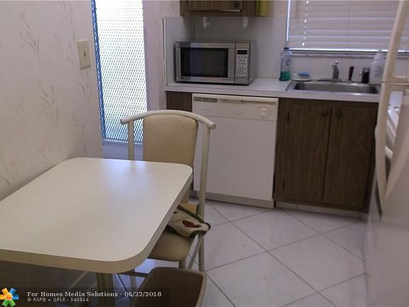 4th image of 8590 Sunrise Lakes Blvd APT 310