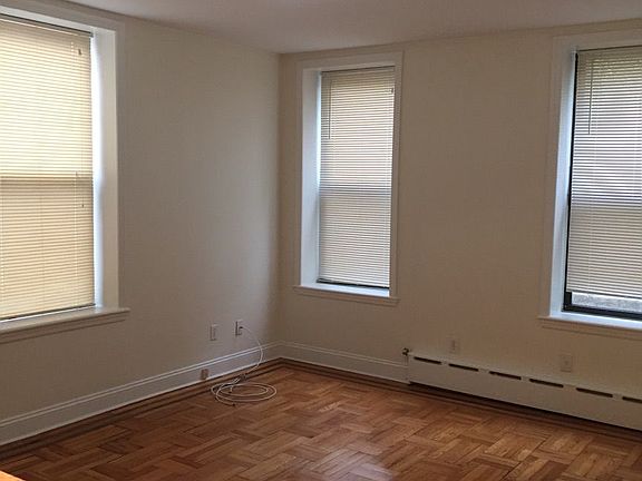 2nd image of 2581 36th St APT A3