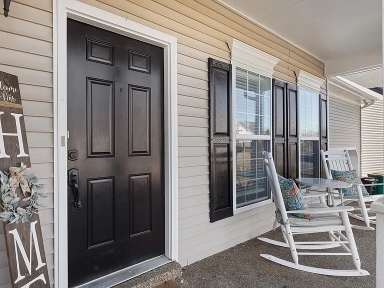 1026 Watauga Ct — Photo 3