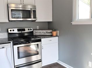 8847 Carriage Rd, Lenexa, KS 66215