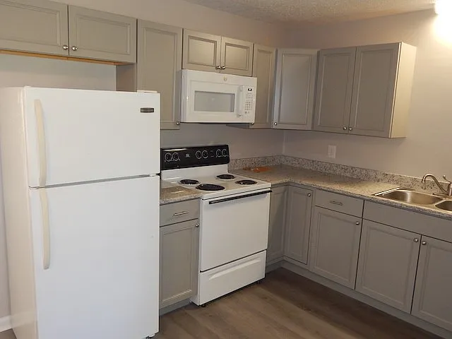 515 N Walnut St #B — Photo 6