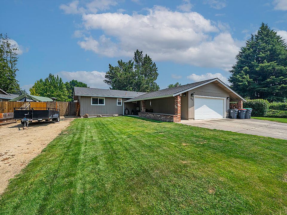 1st image of 933 Rose Valley Dr