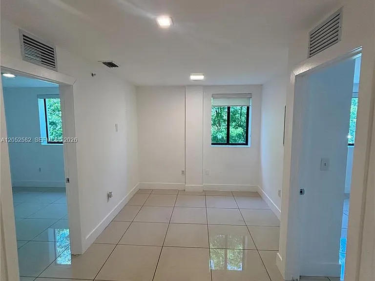 829 SW 18th Ave #209 — Photo 3
