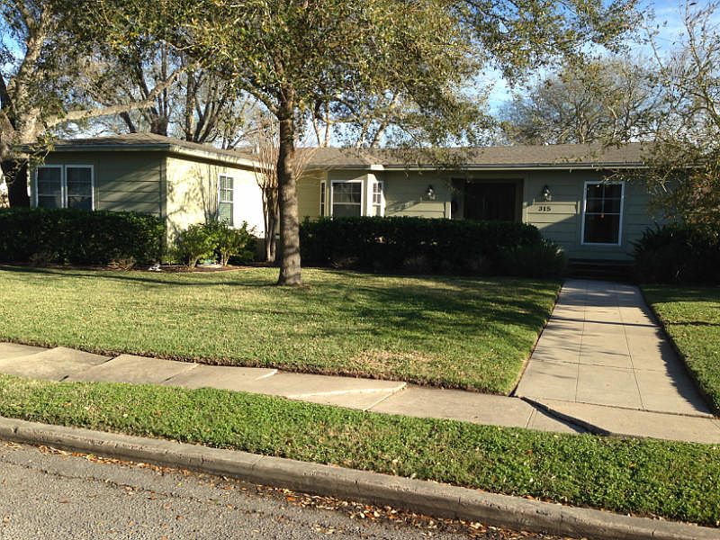 1st image of 315 Laurel Dr