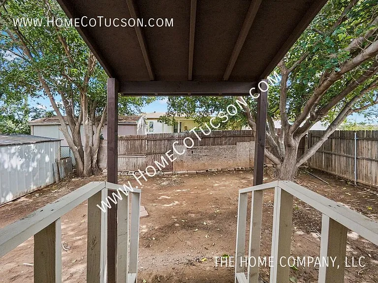 2534 N Calle Segundo — Photo 22