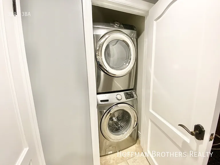 1135 Rexford Dr #102 — Photo 16