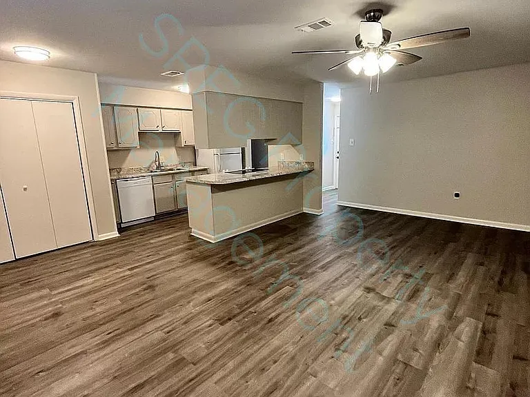 25 Meadowbrook Dr — Photo 1