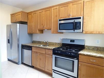 3rd image of 2824 12th St NE Unit 105