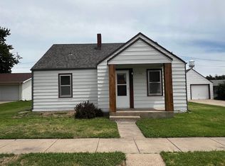 1102 Elm St, Victoria, KS 67671