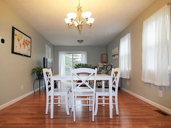 4th image of 3856 Isabella Ave