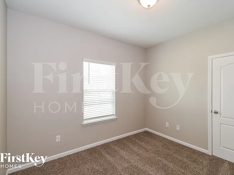 5592 Kellar Cir — Photo 13