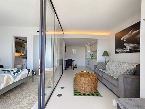 5th image of 1033 Nelson St #2301