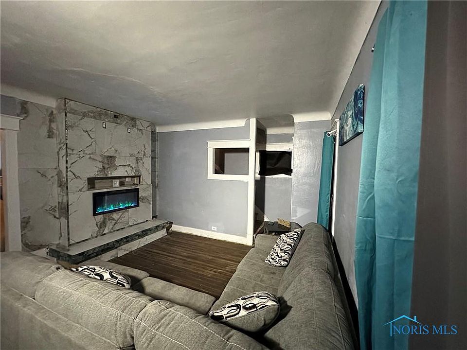 2nd image of 3218 Cottage Ave