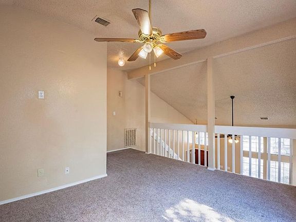3rd image of 11816 Eloise Dr