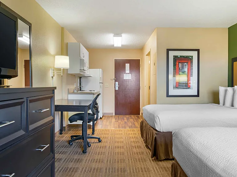Studio Suite - 2 Full Beds