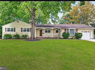 5 Royal Oak Rd, Lawrence Township, NJ 08648