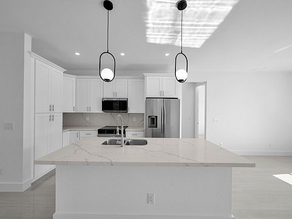 5th image of 73 Flamingo Blvd