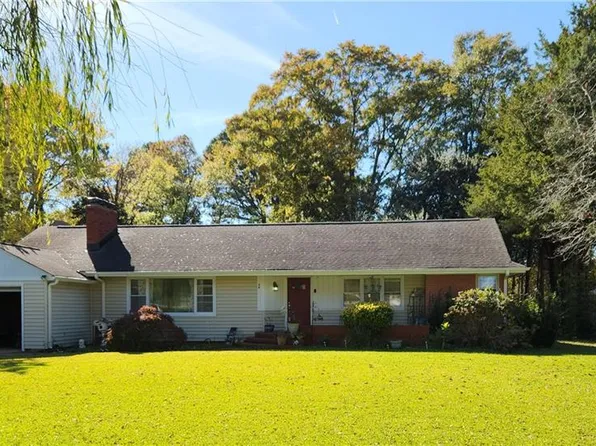 54 Mohawk Rd, Hampton, VA 23669