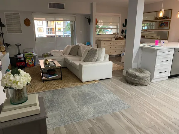 2201 Brickell Ave, Miami, FL