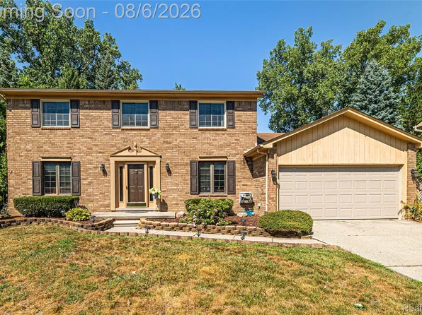 15569 Penn Dr, Livonia, MI 48154