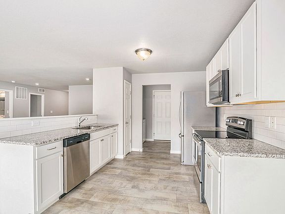 3rd image of 10047 Pennridge Dr