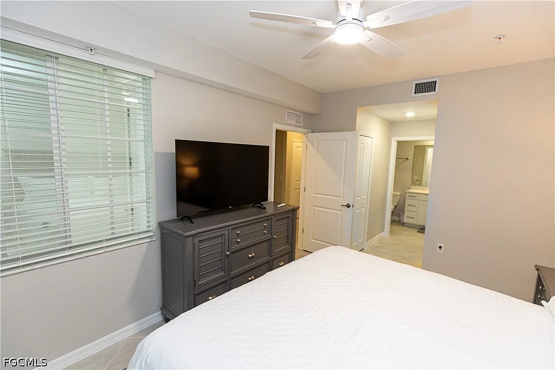 2 bed, 2.0 bath, 1154 sqft, $4,500 — Photo 4