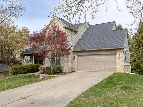 28835 Hearthstone Dr, Novi, MI 48377