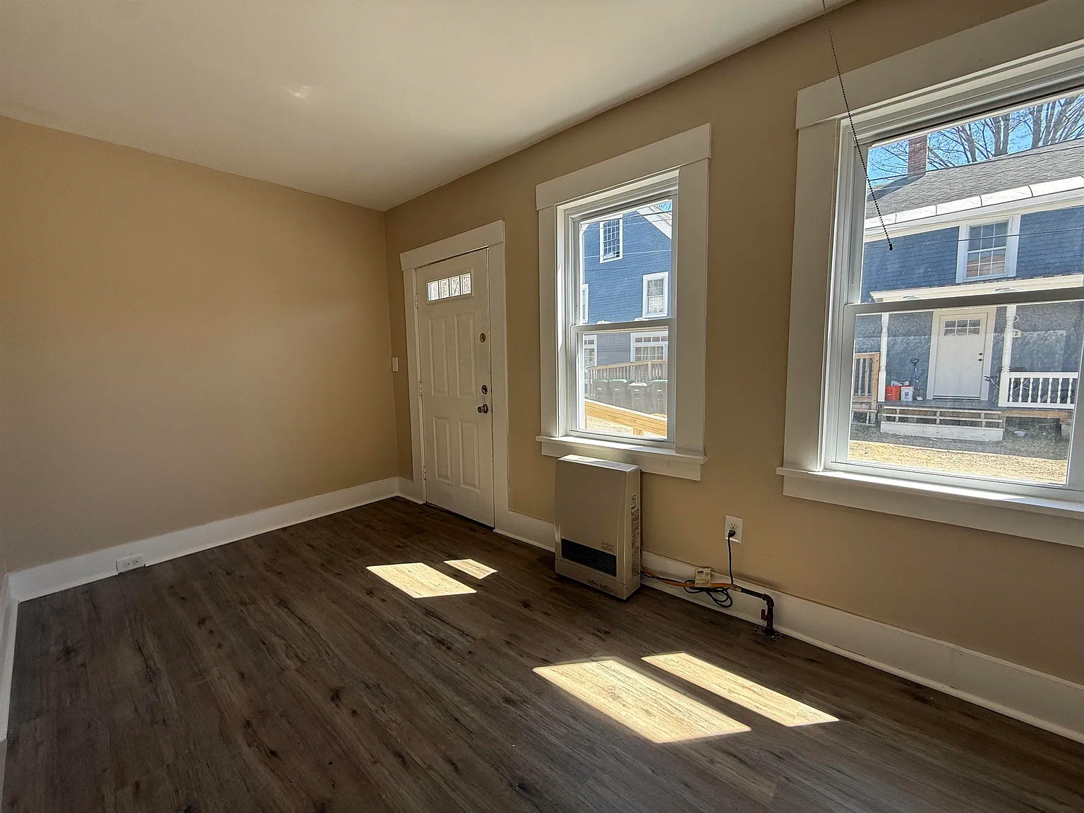 1 bed, 1.0 bath, 650 sqft, $1,250 — Photo 2