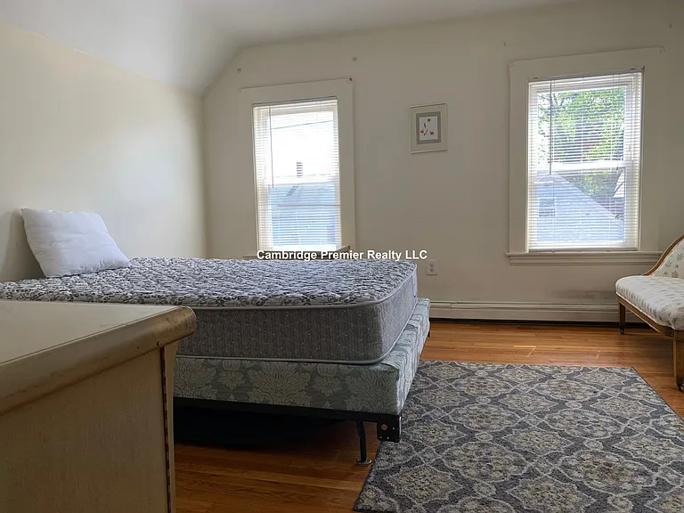 33 Everett Ave #2 — Photo 6
