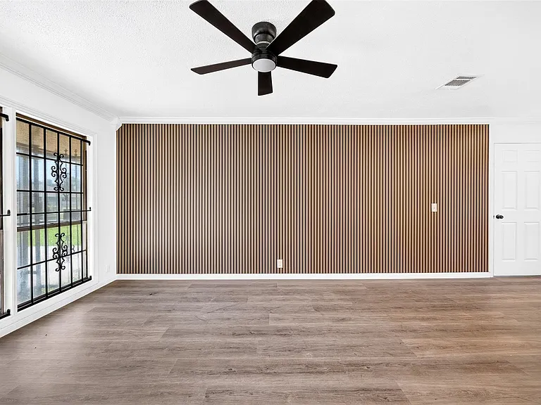 9211 Clearway Dr — Photo 10