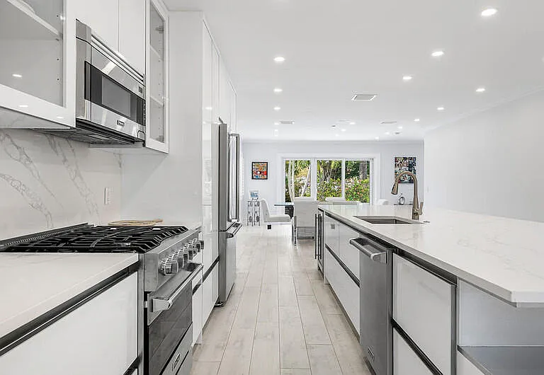 1733 Coral Gardens Dr — Photo 24