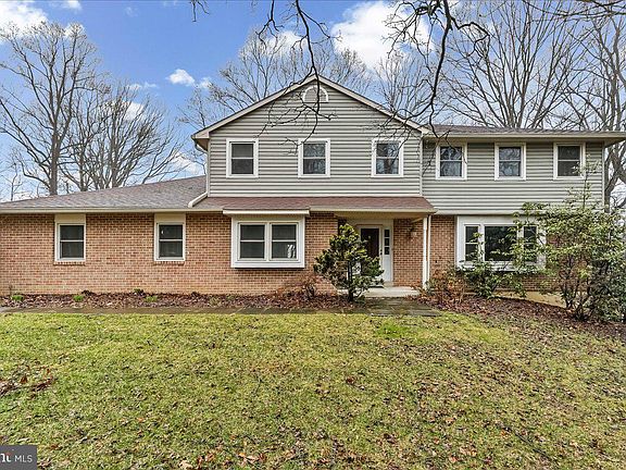 3rd image of 720 Brainerd Rd