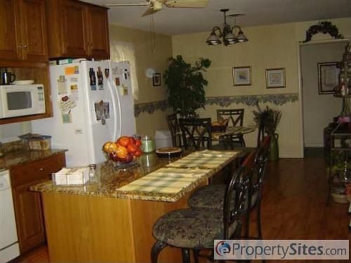4th image of 2310 Kelly Lynn Ln