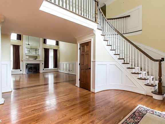 2nd image of 5785 Crystal Creek Ln
