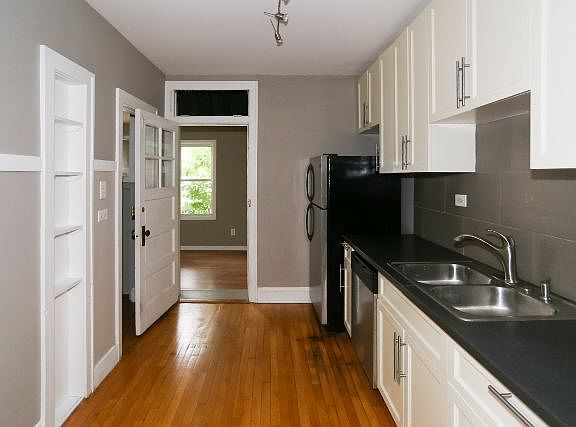 5th image of 2045 N Avers Ave #N2