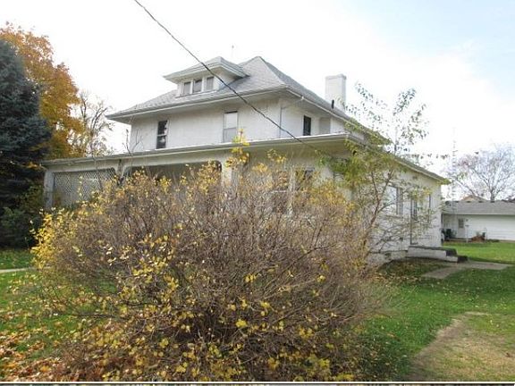 3rd image of 109 E Van Buren St