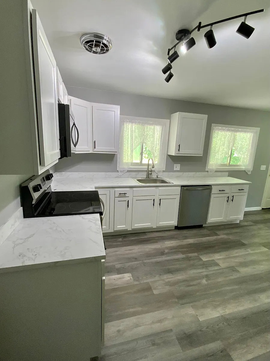 Building Photo - 244 Wildbriar Rd