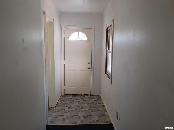 2nd image of 1214 W Howett St