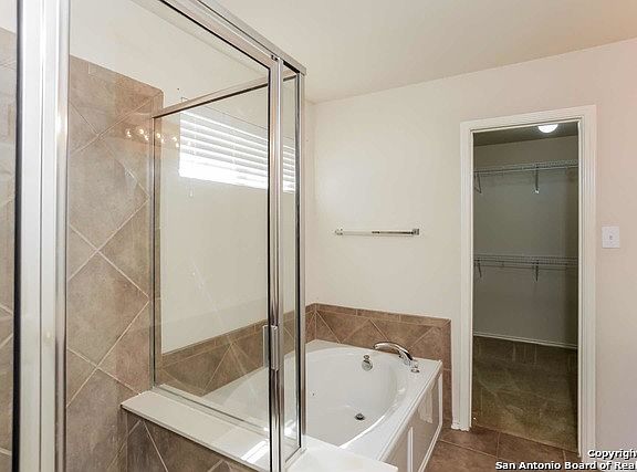 4th image of 125 Carmel Dr