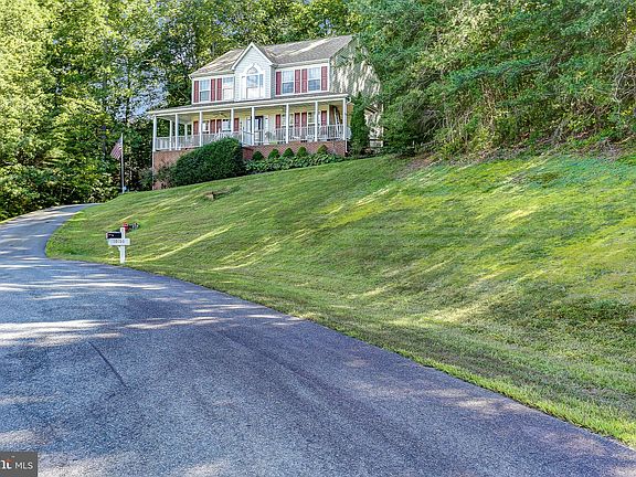 3rd image of 10100 Chatham Ct