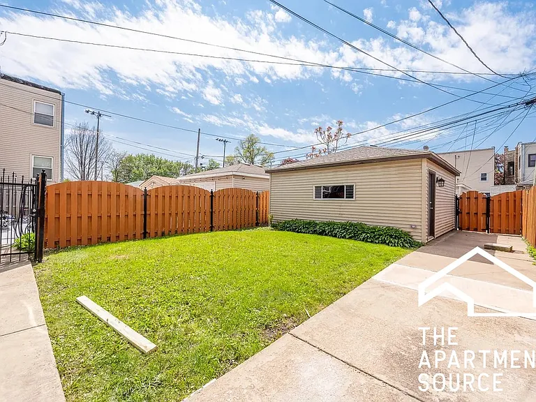 2110 N Avers Ave #G — Photo 18