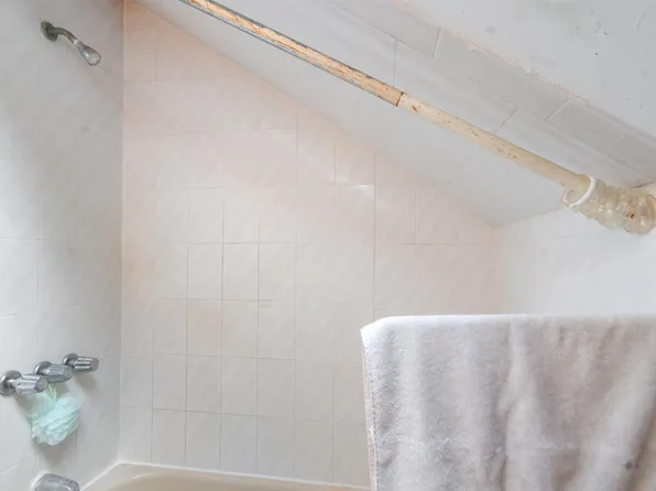 7073 Kennedy Boulevard image 40 of 49